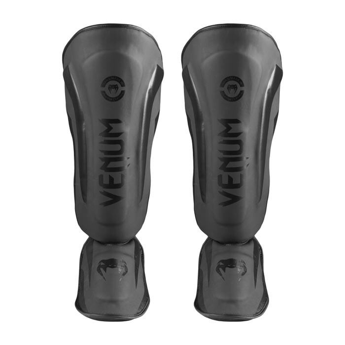 Захист ноги Venum 8827, розміри M, L, XL, чорний.